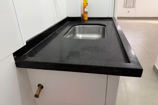 Cozinha de kitnet/studio para alugar com 1 quarto, 20m² em Gonzaga, Santos