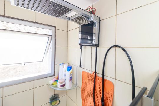 Banheiro de apartamento à venda com 2 quartos, 48m² em Jardim Iracema, São Paulo