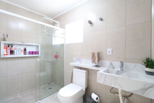 Banheiro  de apartamento à venda com 2 quartos, 74m² em Vila Romana, São Paulo