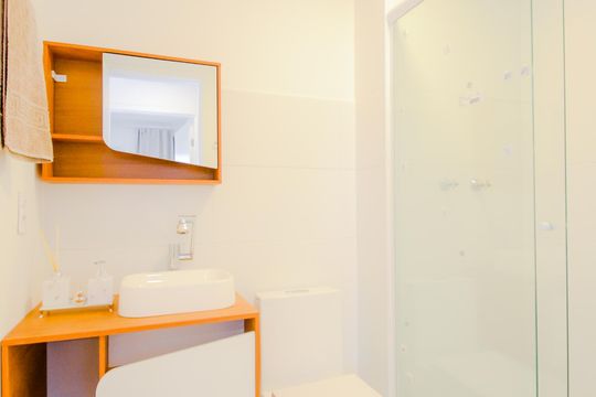 Banheiro de apartamento à venda com 2 quartos, 44m² em Picanço, Guarulhos