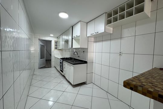 Cozinha de casa para alugar com 3 quartos, 80m² em Metalúrgicos, Osasco