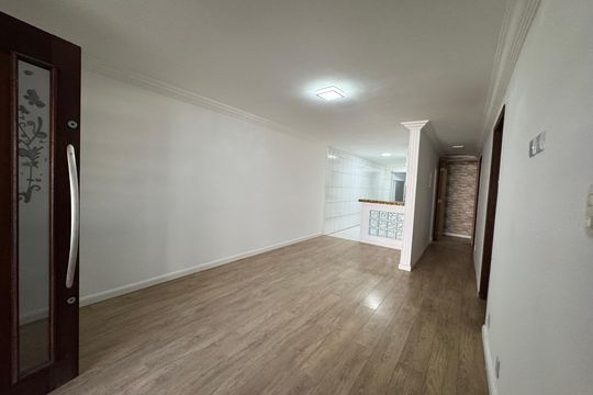 Sala de casa para alugar com 3 quartos, 80m² em Metalúrgicos, Osasco