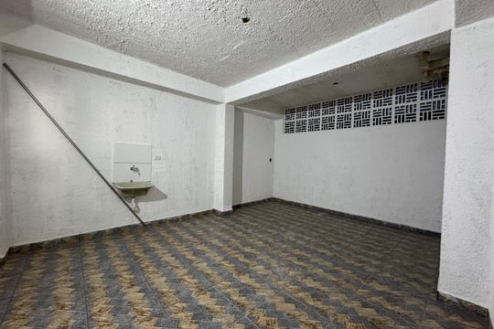 Área de Serviço de casa para alugar com 3 quartos, 80m² em Metalúrgicos, Osasco