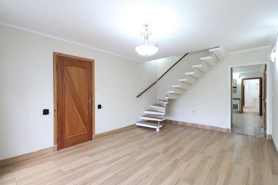 Sala de casa à venda com 5 quartos, 127m² em Alto da Lapa, São Paulo