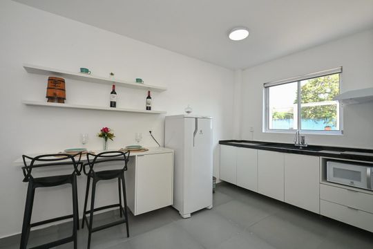 Cozinha de apartamento para alugar com 1 quarto, 27m² em Ferreira, São Paulo