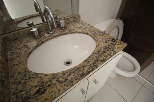 Banheiro Quarto 3 de apartamento para alugar com 3 quartos, 70m² em Jardim Maria Rosa, Taboão da Serra