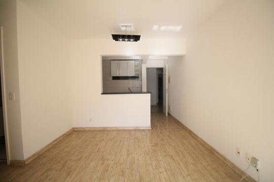 Sala de apartamento para alugar com 3 quartos, 70m² em Jardim Maria Rosa, Taboão da Serra