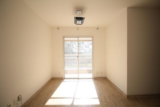 Apartamento para alugar com 3 quartos, 70m² em Jardim Maria Rosa, Taboão da Serra