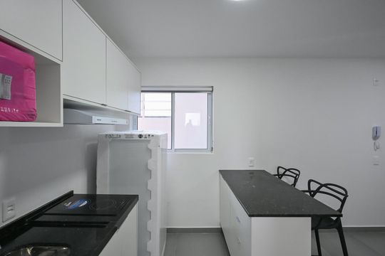 Cozinha de apartamento para alugar com 1 quarto, 27m² em Ferreira, São Paulo