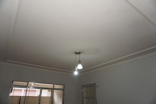 Sala de casa para alugar com 2 quartos, 120m² em Jardim Valo Verde, Embu das Artes