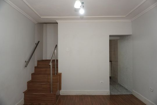 Casa para alugar com 2 quartos, 120m² em Jardim Valo Verde, Embu das Artes