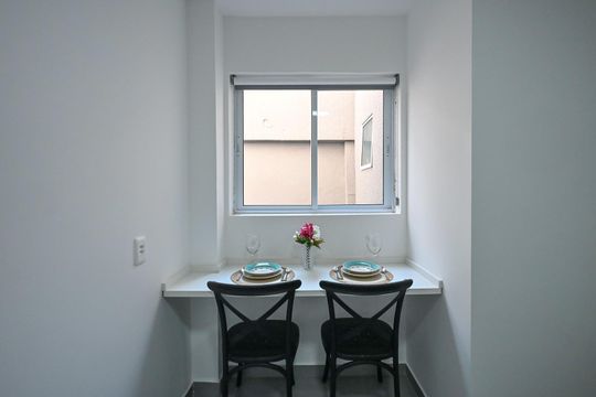 Cozinha de apartamento para alugar com 1 quarto, 27m² em Ferreira, São Paulo