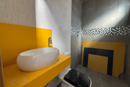 Banheiro de casa para alugar com 1 quarto, 40m² em Metalúrgicos, Osasco