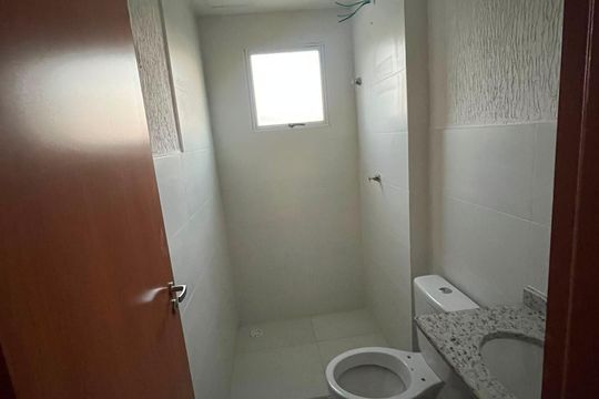 Banheiro de apartamento para alugar com 2 quartos, 44m² em Estância do Hibisco, Contagem