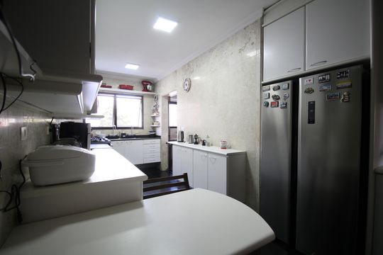 Cozinha de apartamento à venda com 3 quartos, 197m² em Vila Andrade, São Paulo