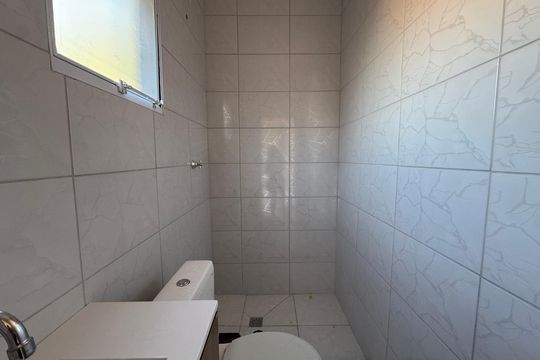 Banheiro de casa para alugar com 1 quarto, 45m² em Metalúrgicos, Osasco