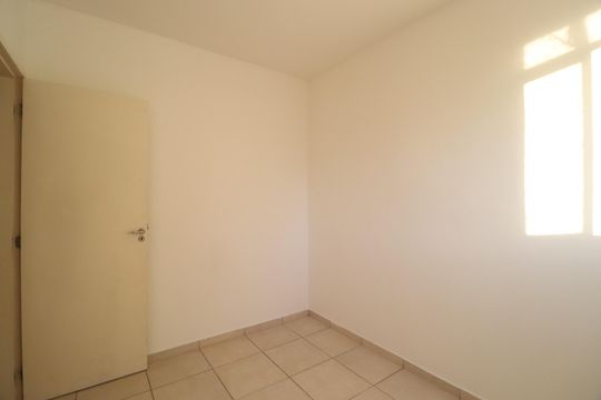 Quarto 2 de apartamento para alugar com 2 quartos, 49m² em Chácaras Tubalina E Quartel, Uberlândia