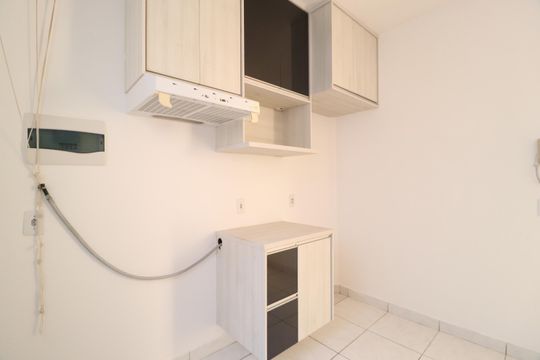 Cozinha de apartamento para alugar com 2 quartos, 49m² em Chácaras Tubalina E Quartel, Uberlândia