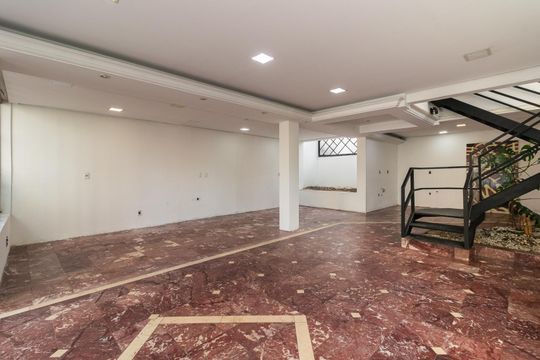 Área externa de casa à venda com 3 quartos, 280m² em Paraíso, São Paulo