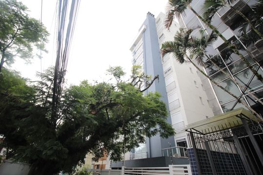 Fachada de apartamento para alugar com 1 quarto, 93m² em Auxiliadora, Porto Alegre