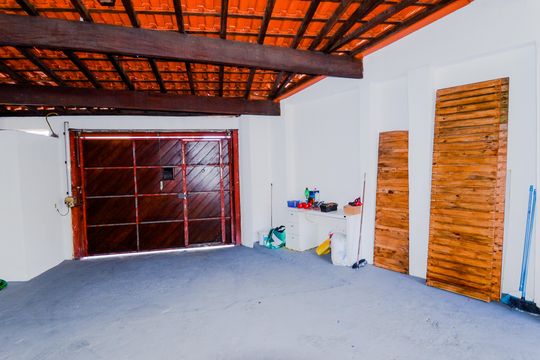 Garagem de casa à venda com 3 quartos, 300m² em Vila Barros, Guarulhos