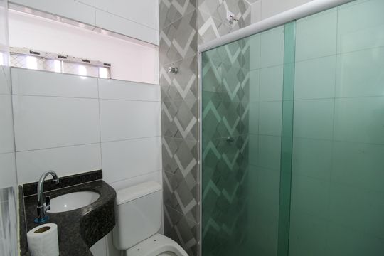 Banheiro de apartamento à venda com 2 quartos, 67m² em Jardim Arpoador, São Paulo