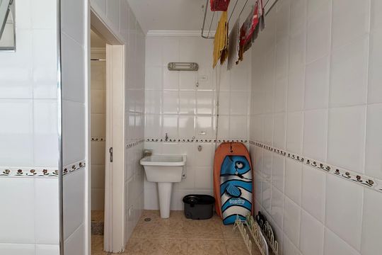 Área de Serviço de apartamento para alugar com 3 quartos, 143m² em Barra Funda, Guarujá