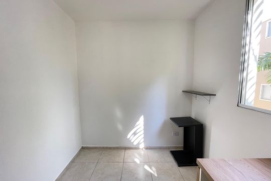 Quarto 2 de apartamento para alugar com 2 quartos, 50m² em Cidade dos Bandeirantes, São Paulo