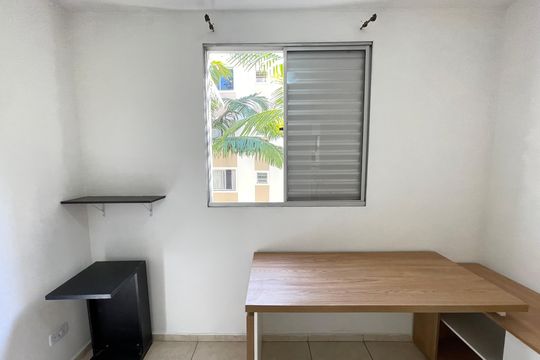 Quarto 2 de apartamento para alugar com 2 quartos, 50m² em Cidade dos Bandeirantes, São Paulo