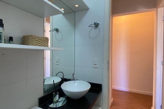 Banheiro de apartamento para alugar com 2 quartos, 53m² em Centro, Osasco