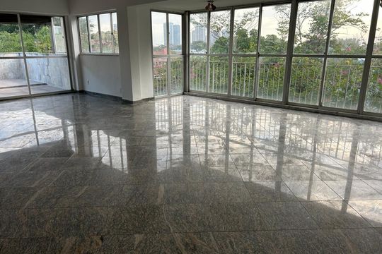 Sala de apartamento à venda com 4 quartos, 300m² em Barra da Tijuca, Rio de Janeiro