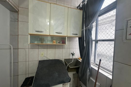 Cozinha e Área de Serviço de apartamento para alugar com 1 quarto, 28m² em Centro, São Vicente