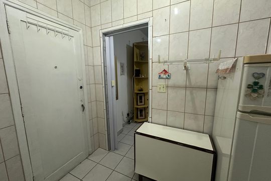 Cozinha de apartamento para alugar com 1 quarto, 28m² em Centro, São Vicente