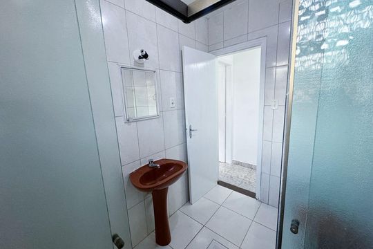 Banheiro de apartamento para alugar com 2 quartos, 82m² em Gonzaga, Santos