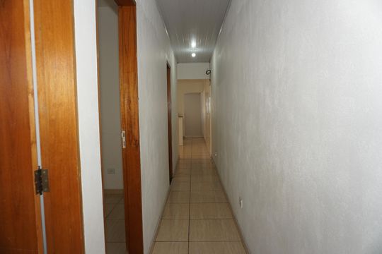 Corredor de casa para alugar com 2 quartos, 110m² em Chácaras Caxingui, Embu das Artes