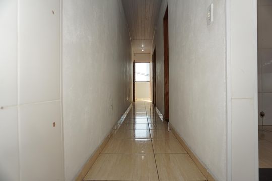 Corredor de casa para alugar com 2 quartos, 110m² em Chácaras Caxingui, Embu das Artes