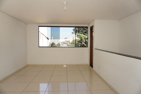 Casa para alugar com 2 quartos, 110m² em Chácaras Caxingui, Embu das Artes