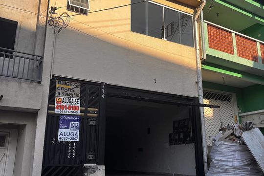 Fachada de casa para alugar com 2 quartos, 80m² em Vila Engenho Novo, Barueri
