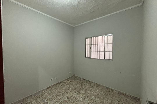 Quarto de casa para alugar com 2 quartos, 80m² em Vila Engenho Novo, Barueri