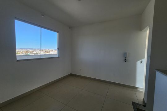 Quarto de apartamento para alugar com 2 quartos, 140m² em Cabral, Contagem