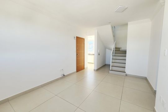 Apartamento para alugar com 2 quartos, 140m² em Cabral, Contagem