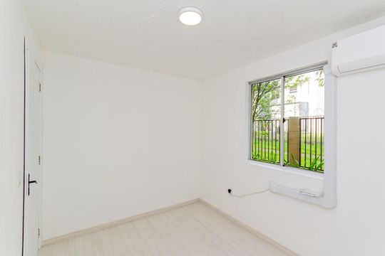 Quarto de apartamento à venda com 2 quartos, 38m² em Jardim Dona Leopoldina, Porto Alegre