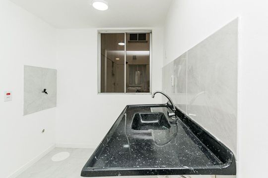 Cozinha de apartamento à venda com 2 quartos, 38m² em Jardim Dona Leopoldina, Porto Alegre