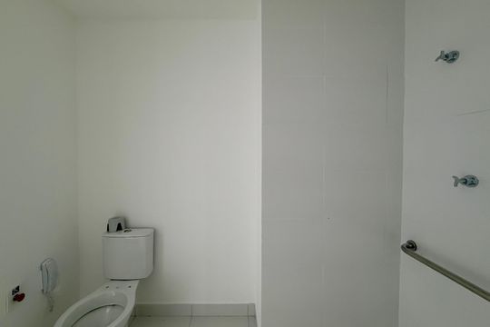 Banheiro  de kitnet/studio à venda com 1 quarto, 33m² em Brooklin, São Paulo