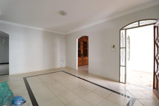 Casa para alugar com 3 quartos, 240m² em Tabajaras, Uberlândia