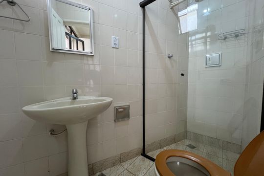 Banheiro 2 de apartamento para alugar com 2 quartos, 131m² em Santa Helena, Juiz de Fora