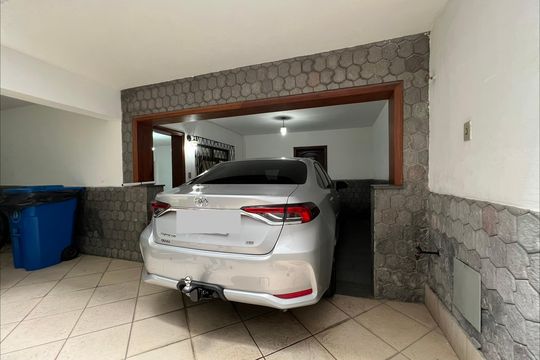 Garagem de apartamento para alugar com 2 quartos, 131m² em Santa Helena, Juiz de Fora