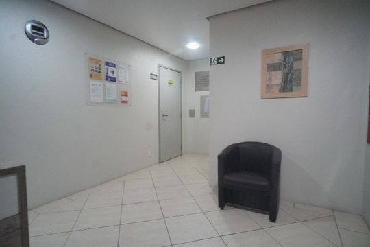 Hall de entrada de apartamento para alugar com 2 quartos, 64m² em São José, São Leopoldo