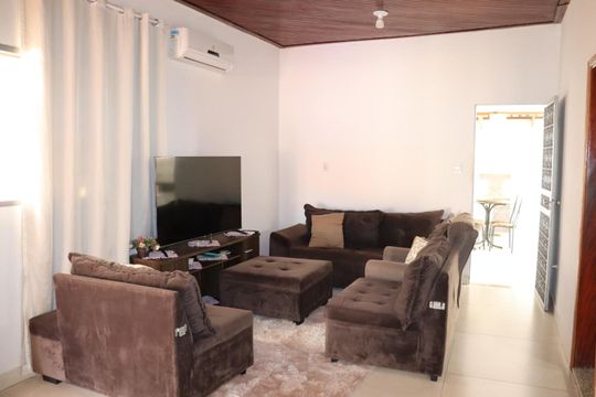 Casa à venda com 3 quartos, 242m² em Vila Novo Horizonte, Goiânia