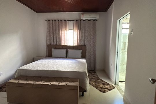 Casa à venda com 3 quartos, 242m² em Vila Novo Horizonte, Goiânia